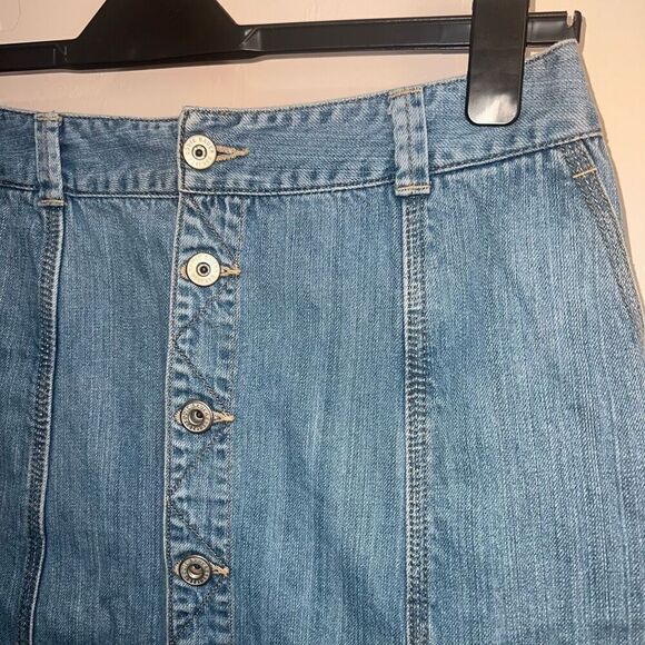 Eddie Bauer Denim Skirt Blue A-Line Button Front Light Wash Midi - Picture 2 of 6